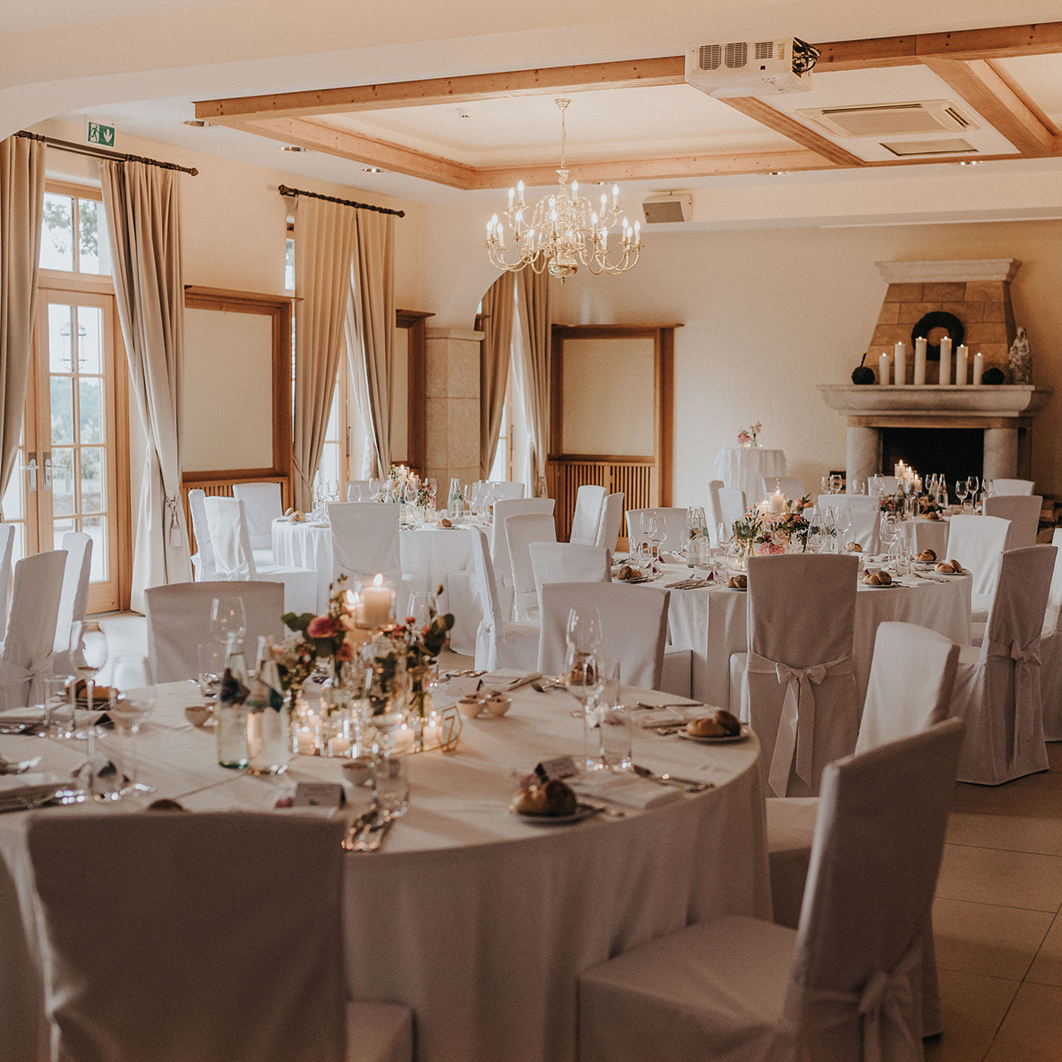 Abbildung der Produkt Musical & Dinner Broadway im Weinschloss